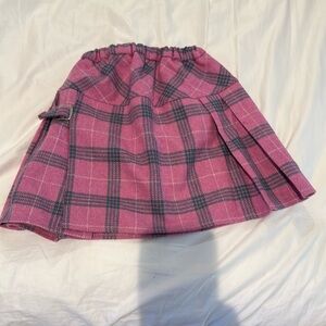 Scottish kilt. Similar to girls size 7.